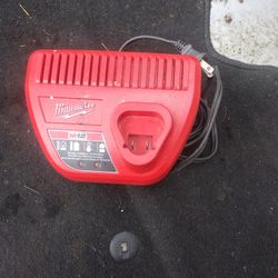 Milwaukee 12v Charger