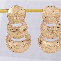 Helmeted   Circle  gold tone  clip earrings