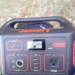 Jackery Explorer 550