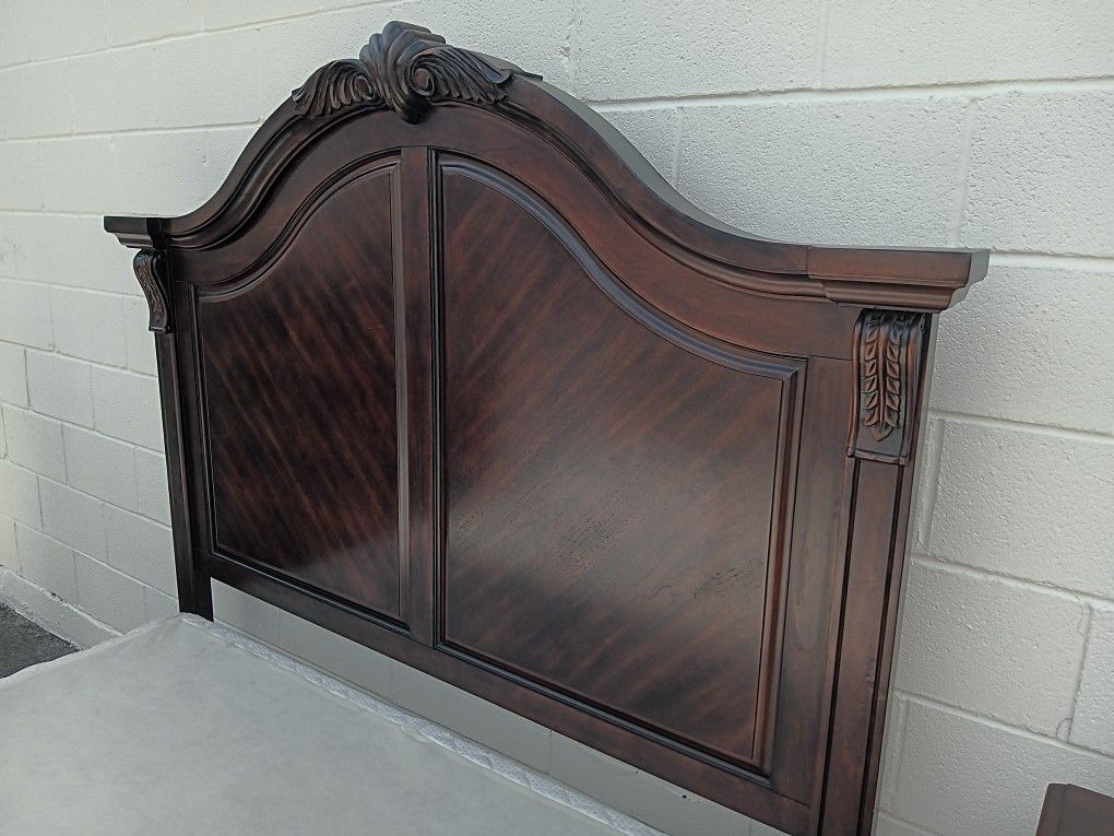 Solid Qun Sz Bd St With Base Good Condition