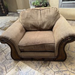 FREE Oversized Comfy Sofa Chair