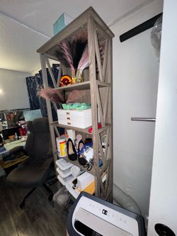 Pair of bookshelves (2 identical)