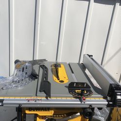 DEWALT 15 Amp Corded 8-1/4 in. Compact Portable Jobsite Tablesaw