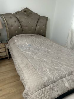 queen bed with mattress