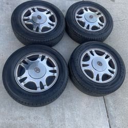 4 - 205/65r15 5x114.3 5x4.5 Stock Camry Chrome Honda Cr-v Crv Camry Altima Sentra Civic Stock Aluminum Rims Wheels With Good 80% Treads Tires