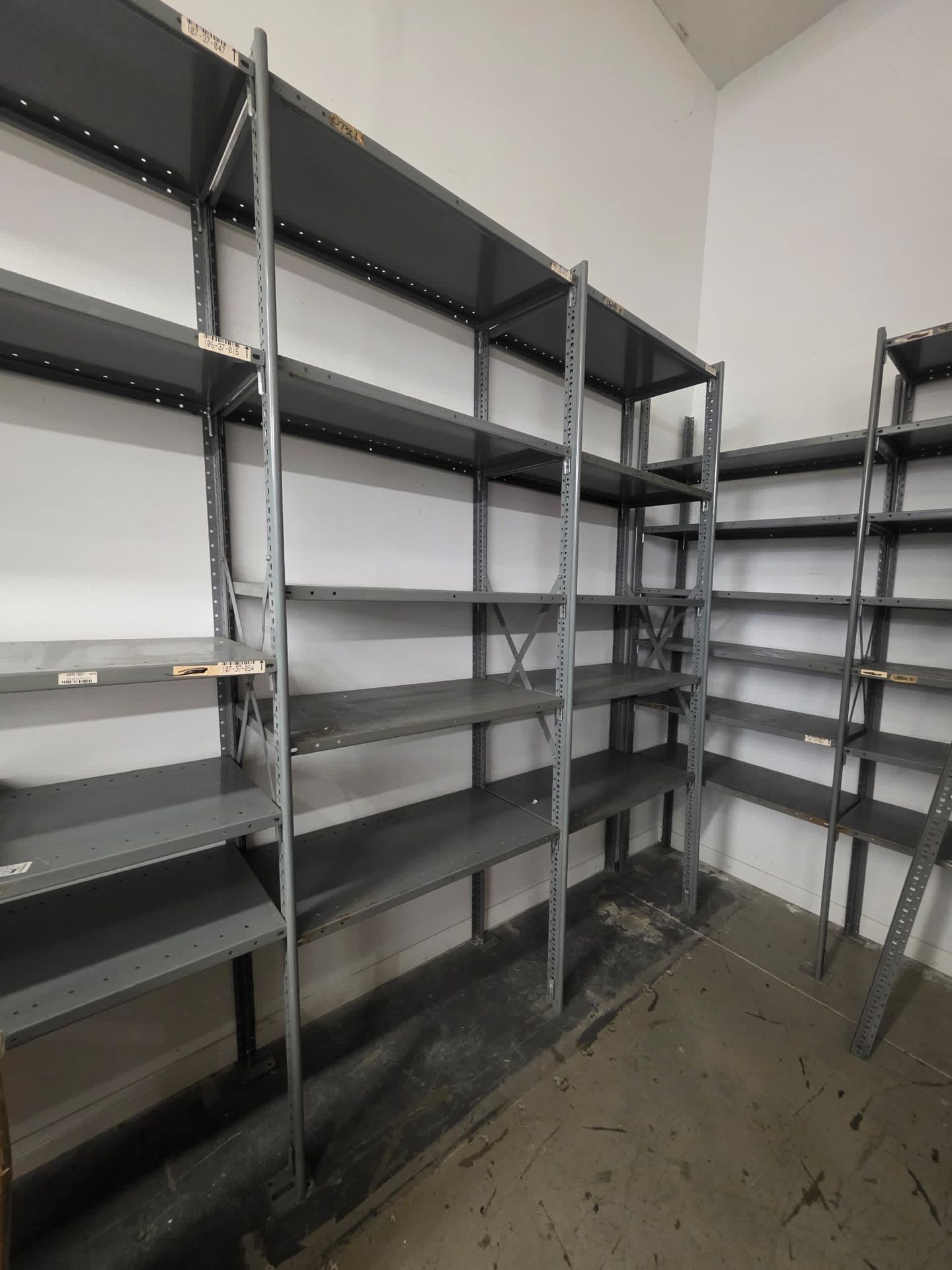 Free Lots Of Shelves