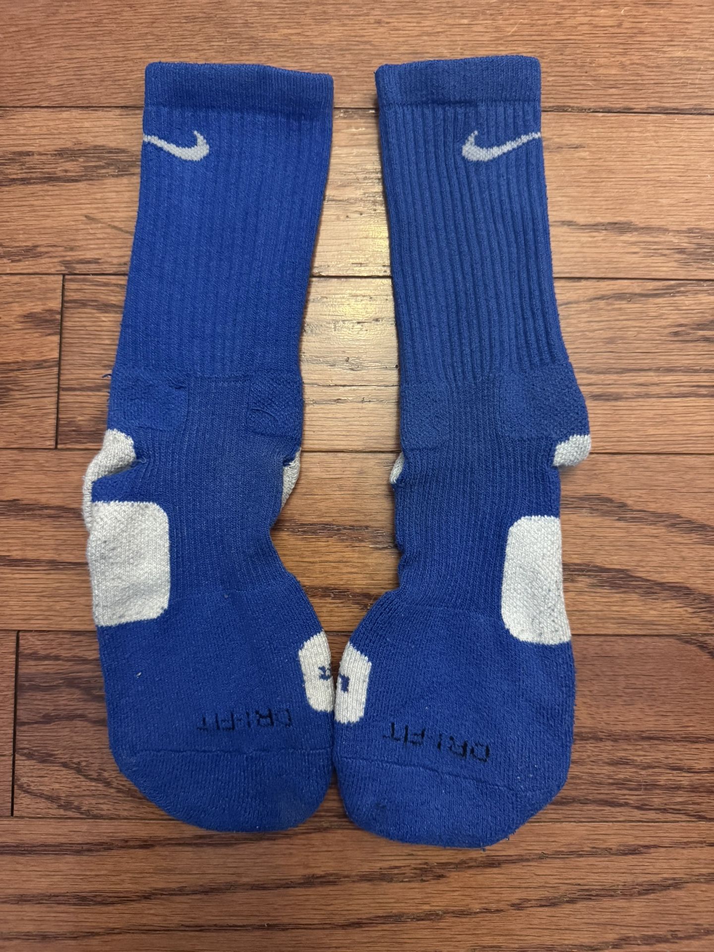 Boys Medium Nike Elite Socks