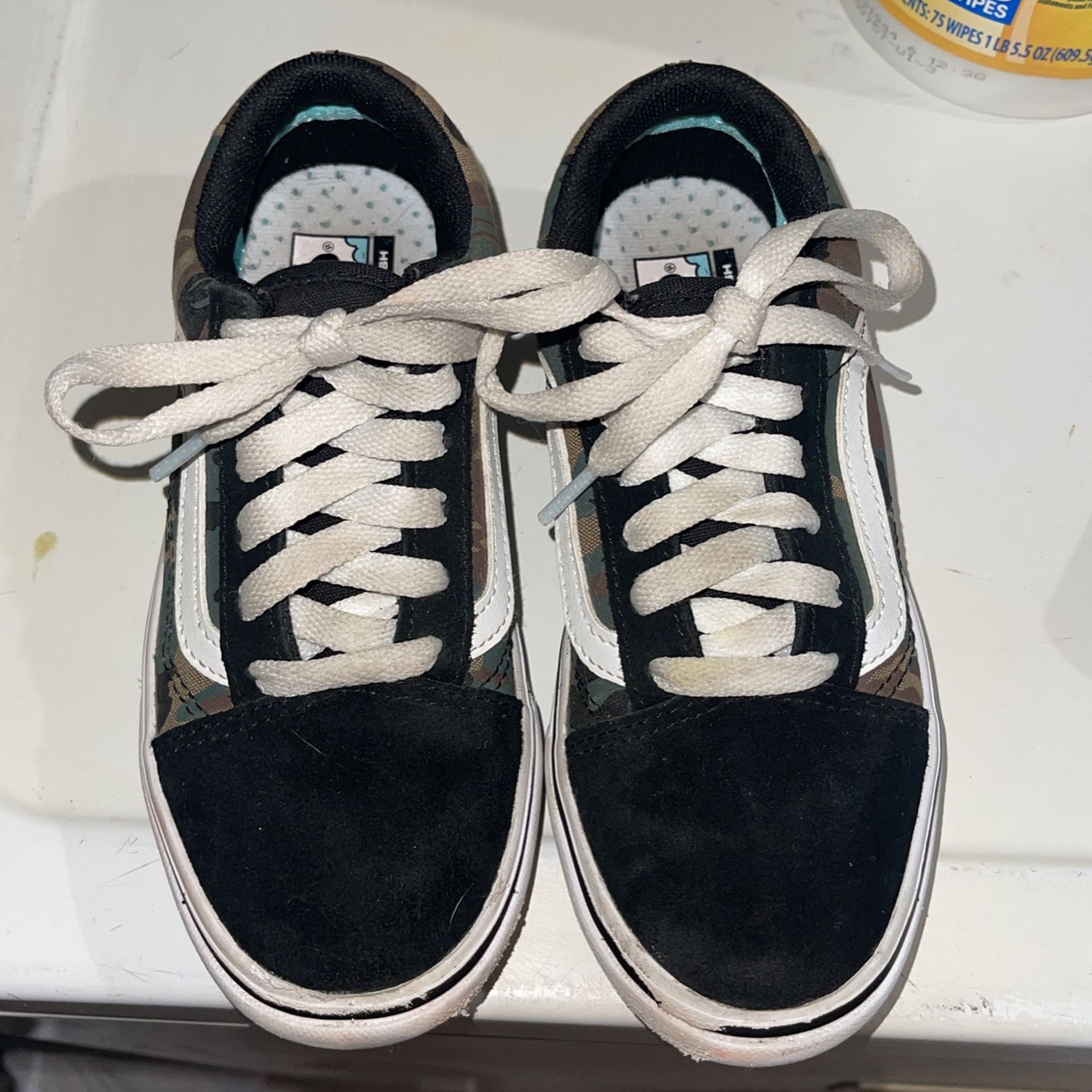 Boys Vans Sz 1