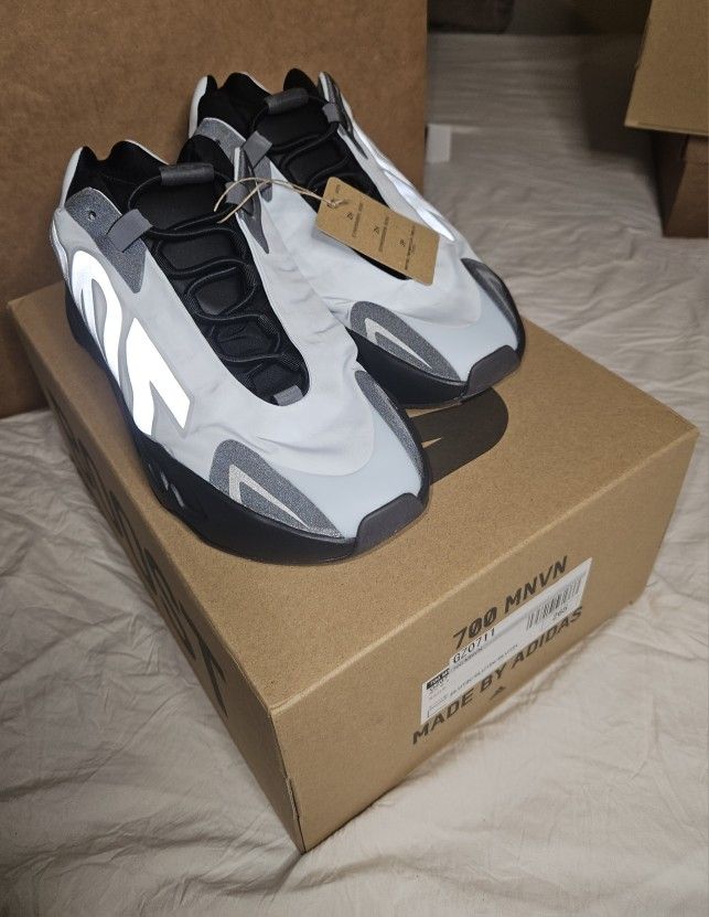 Adidas Yeezy 700 MNVN Blue Tint New 8.5