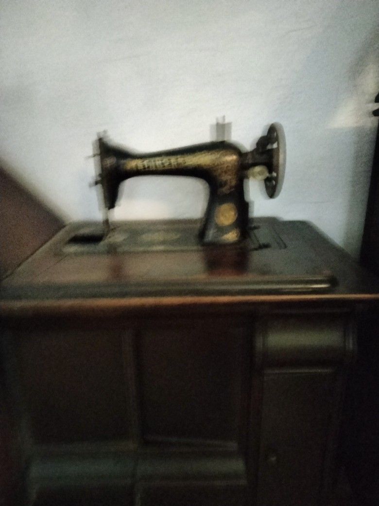Selling A Antique Singer Sewing Machine