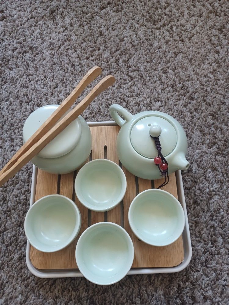 New. Ceramic Tea Pot Sets