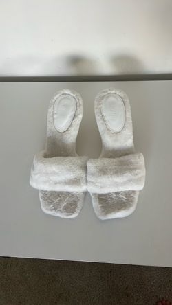 White fur high heel 8.5 used