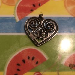 Avery Retired Pendant Heart Charm