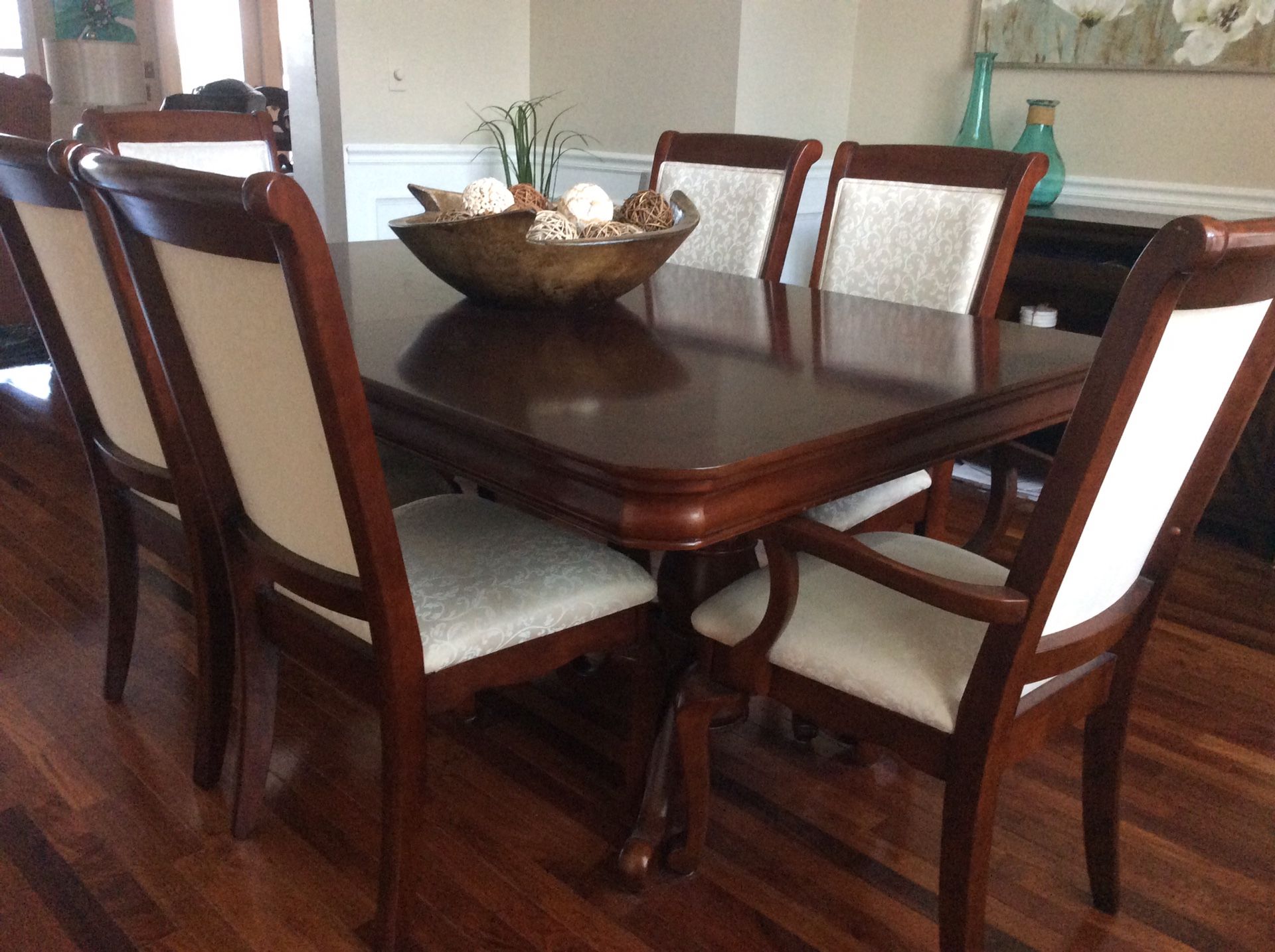 Havertys Dining Set/ Table + 6 Chairs