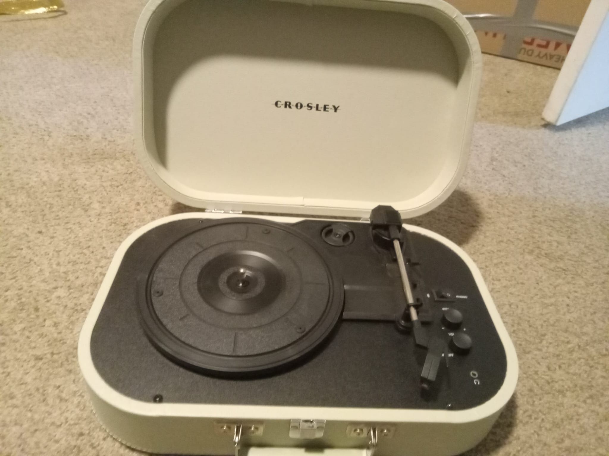 Crosley CR8009A-DU Discovery Vintage Bluetooth in/Out 3-Speed Belt-Driven Suitcase Vinyl Record Player Turntable, Dune