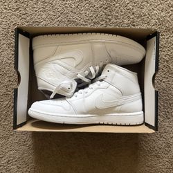 Nike Air Jordan 1 Mid Triple White (Size 8.5) 👟