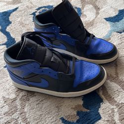 Jordan 1 Mid “Hyper Royal Tumbled Leather”