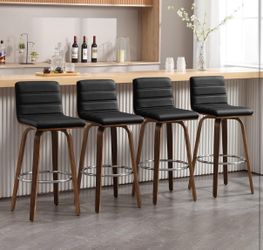 Set of 2 barstool new in box!
