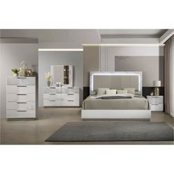 Luxurious look 6 Pc bedroom set features high gloss marble look & led lighting