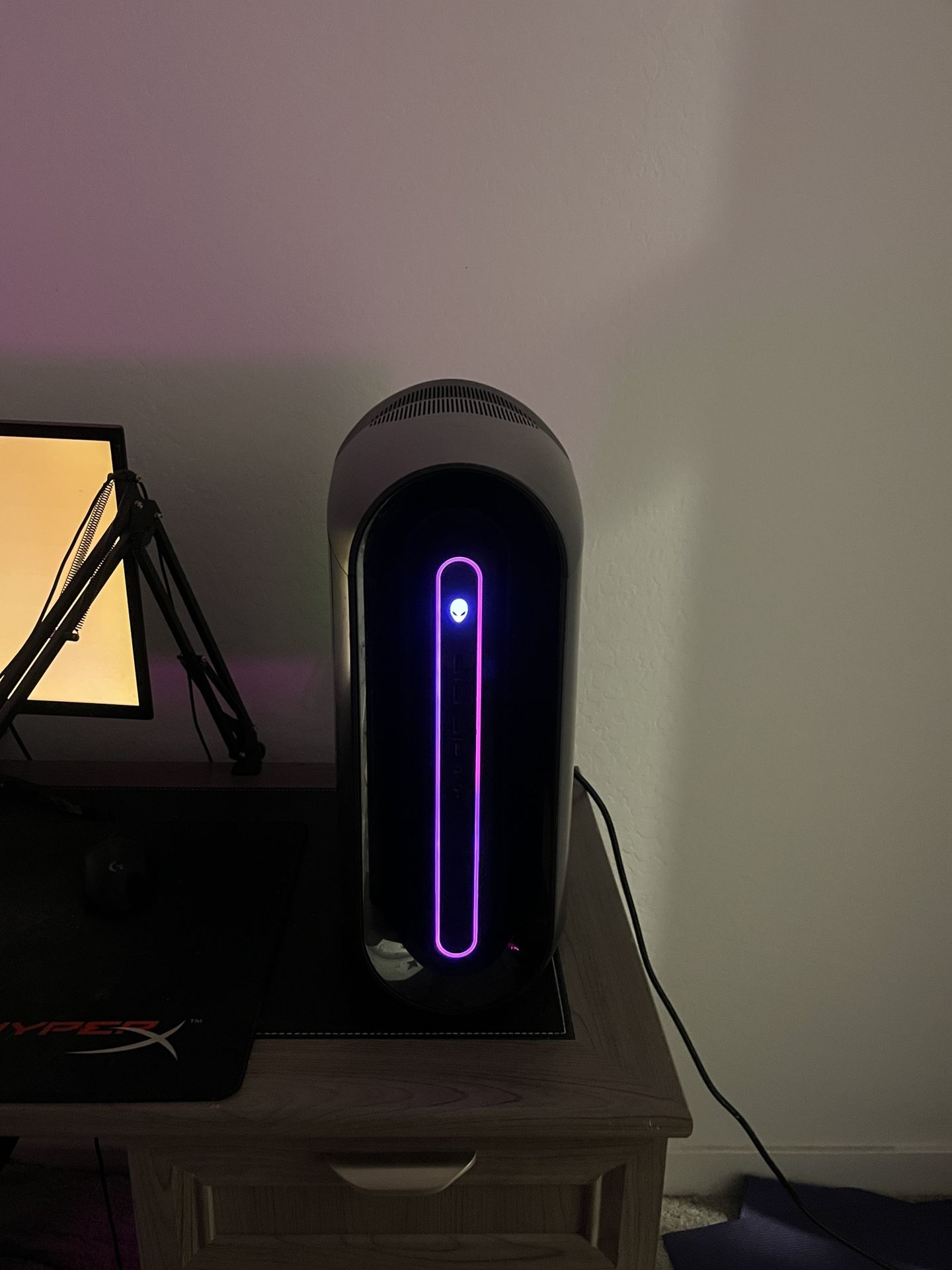 AlienWare Aurora R11 and Lenovo 144hz Monitor