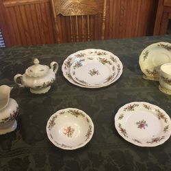 Dishes 8 place setting