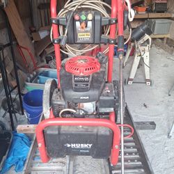 Husky 2600psi Gas Powered Pressure Washer 