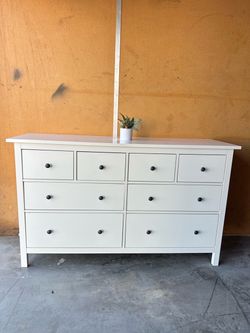 White Gloss Hemnes IKEA Dresser