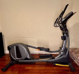 Premium NordicTrack Folding Elliptical – Excellent Condition