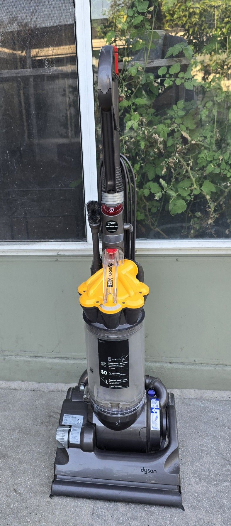 DYSON DC33 Yellow Bagless Upright Vacuum Cleaner