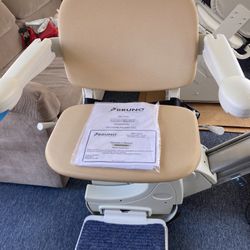 Stairlift Bruno SRE-2010  Floor Model Never Installed, Good Motor, All Parts
