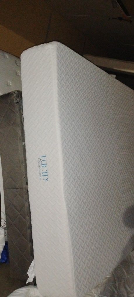 Lucid Memory Foam Mattress, King