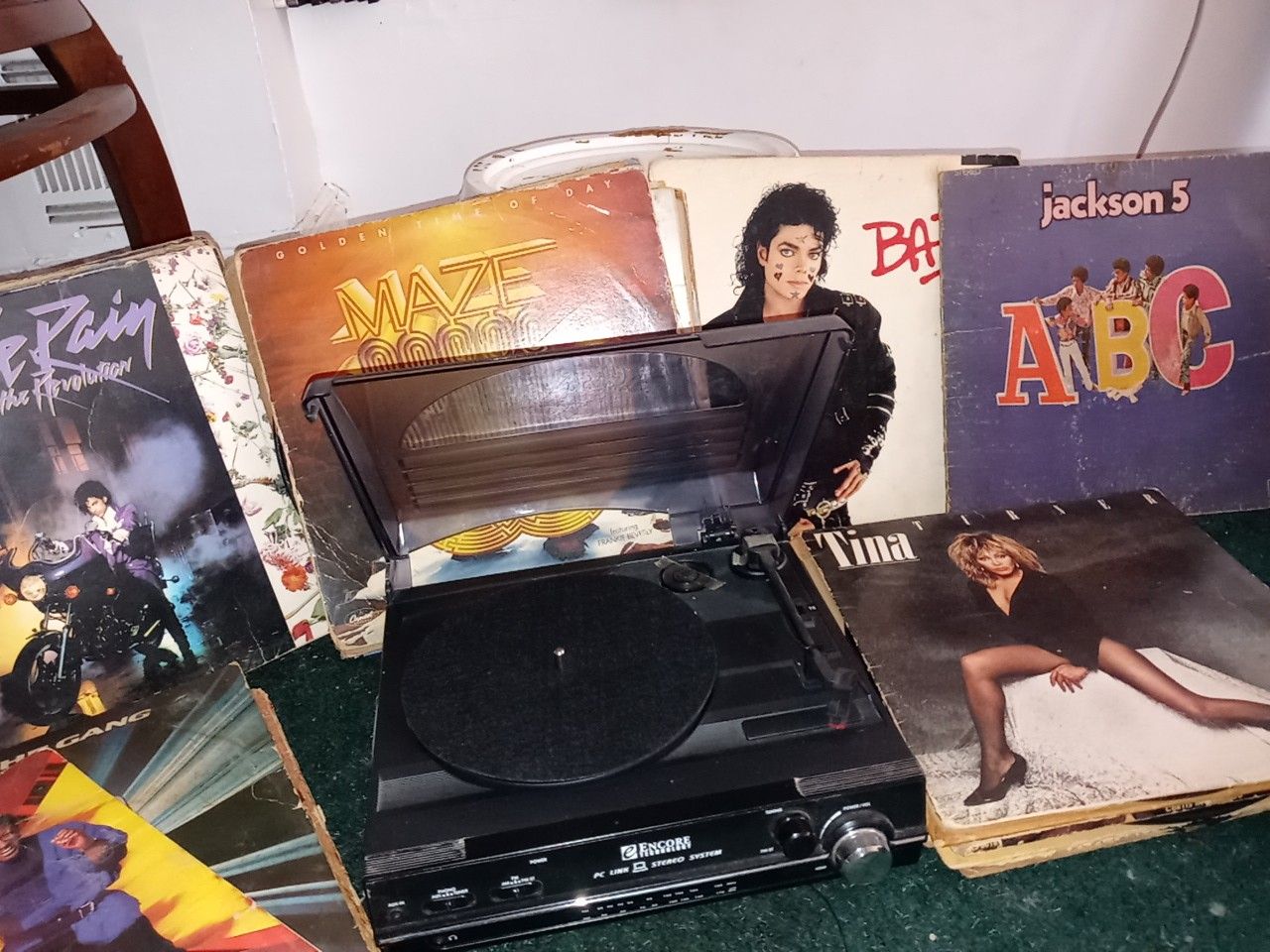 Encore technology record player (PC link stereo system) wit classic old school albums