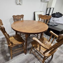 Antique/ Dinning Table With 4 Chairs