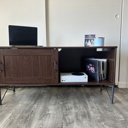 Modern Mid Century TV Stand / Media Console – Great Condit