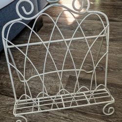 Vintage Style Country Cream Kitchen Recipe Cookbook Stand with bird, Recipe Book Holder Gifts. Nice Condition
Tiny blemishes adds to its charm  #cotta