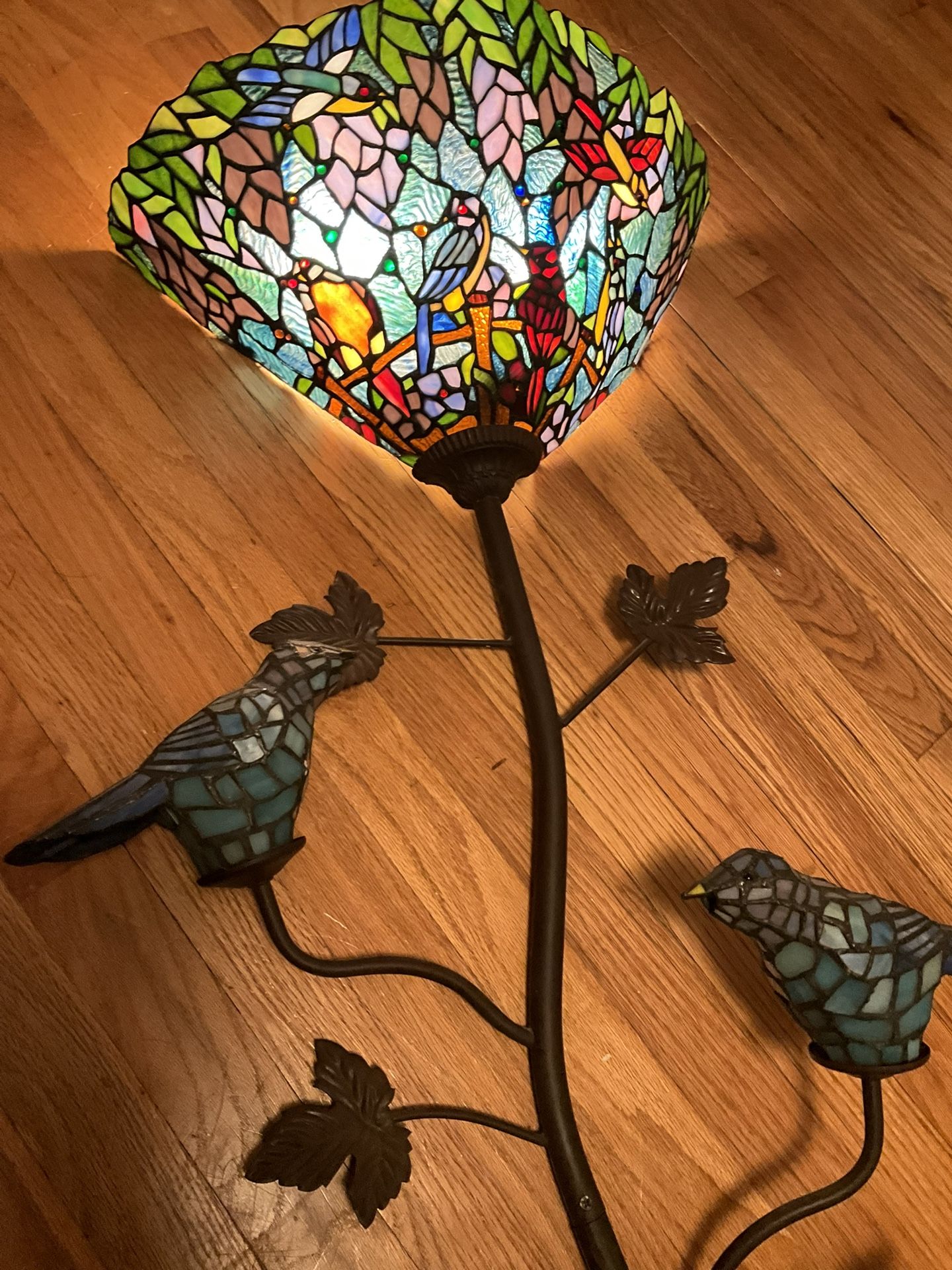 Tiffany’s Style Wall Lamp With Bird Sconces
