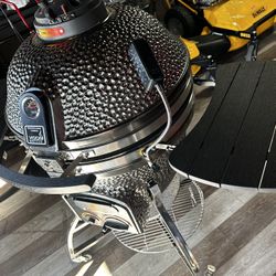 24 in. Elite Series XD702 Maxis Ceramic Charcoal Kamado in Metallic Gun Metal Grey