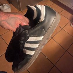 ADIDAS SAMBA SIZE 10.5 MENS