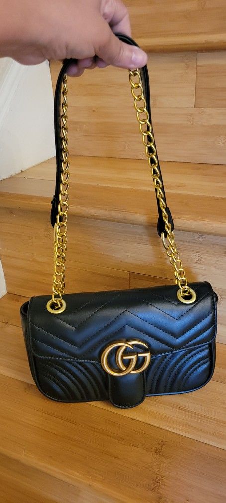Brand New Womens Shoulder Bag Comes With The Box