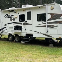 2009 Cougar by keystone 25/C