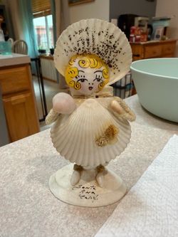 Vintage Handmade Seashell Doll – 4.5” – Hand Painted Face – Shell Folk Art
