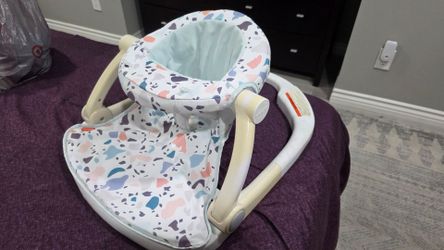 Baby sit and play chair