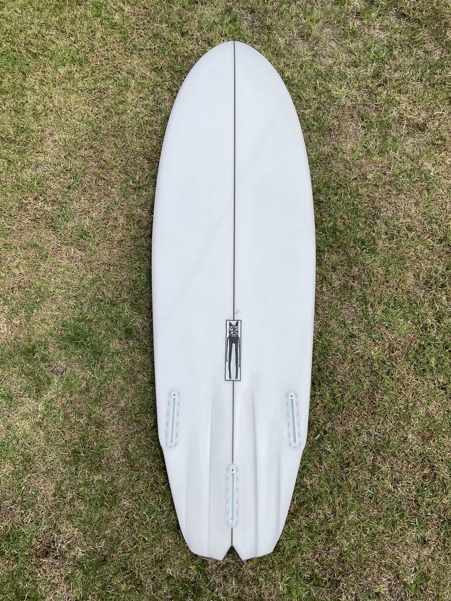 Critters Toy Co. 5’6” X 19” X 2 1/4” Barracuda Surfboard