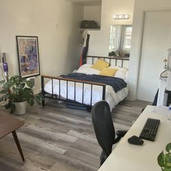 Full Size Modern Black Metal Bed Frame 