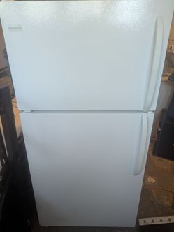 14 cubic feet refrigerator
