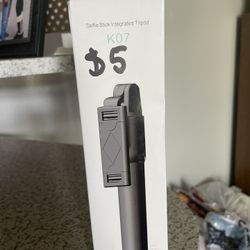 BRAND NEW SELFIE STICK