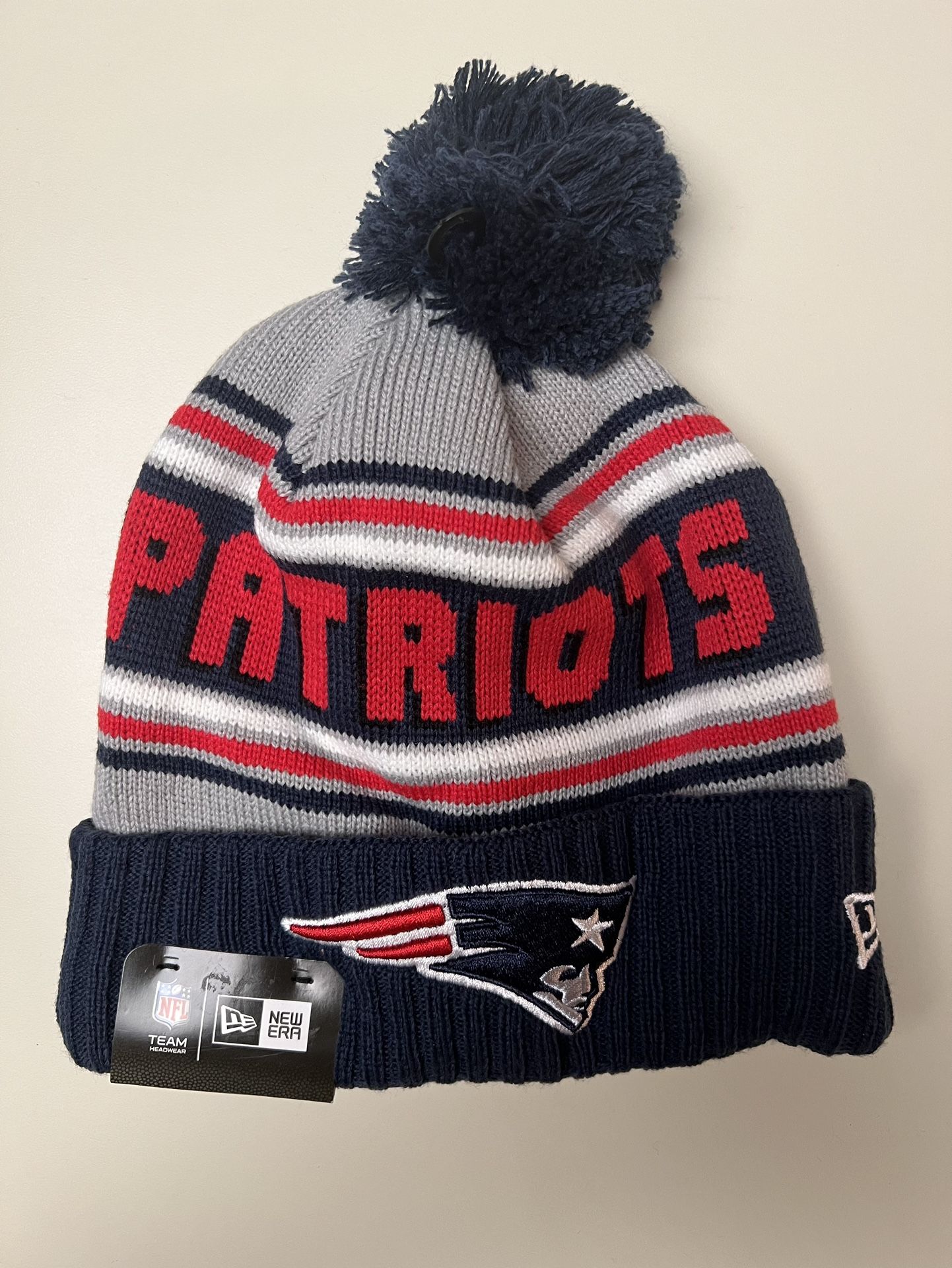 Unisex New England Patriots New Era Navy Main Cuffed Knit Hat with Pom