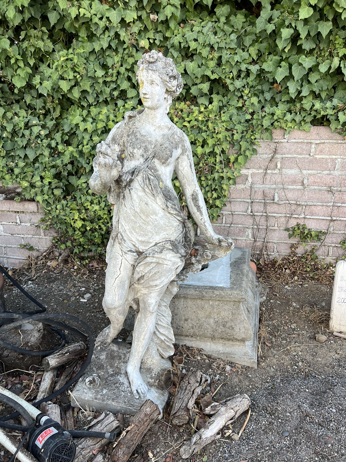 Statue & Fountain All With Base