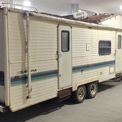 Savanna 5th Wheel Livable They Go Fast Needs Repairs 