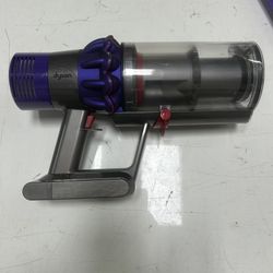 Dyson V10 Vacuum